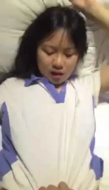 Istri Muda Viral Video Sambil Sandar Dienakin Sampe Kluar